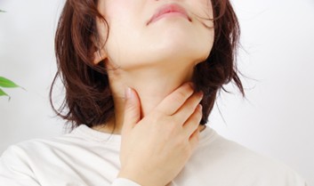 爸媽必學「嬰幼兒急救術」：擊背法、哈姆立克法、CPR 心肺復甦術！