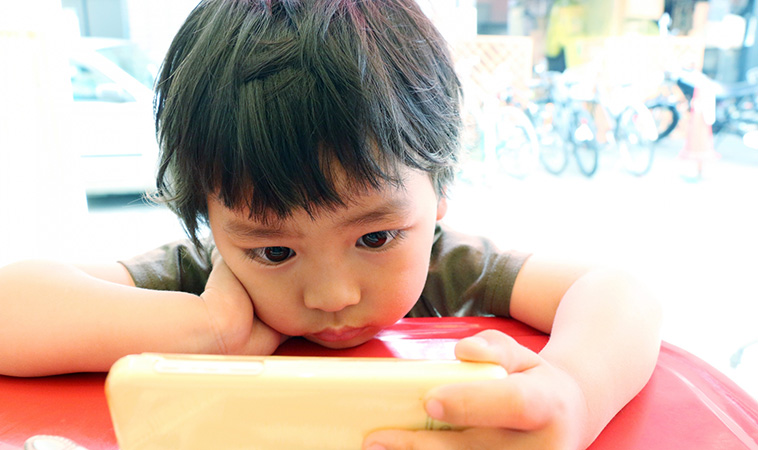 【3C產品衛教】阿包醫師：數位洪流中聰明使用 3C， 守護孩子大腦與身心發展